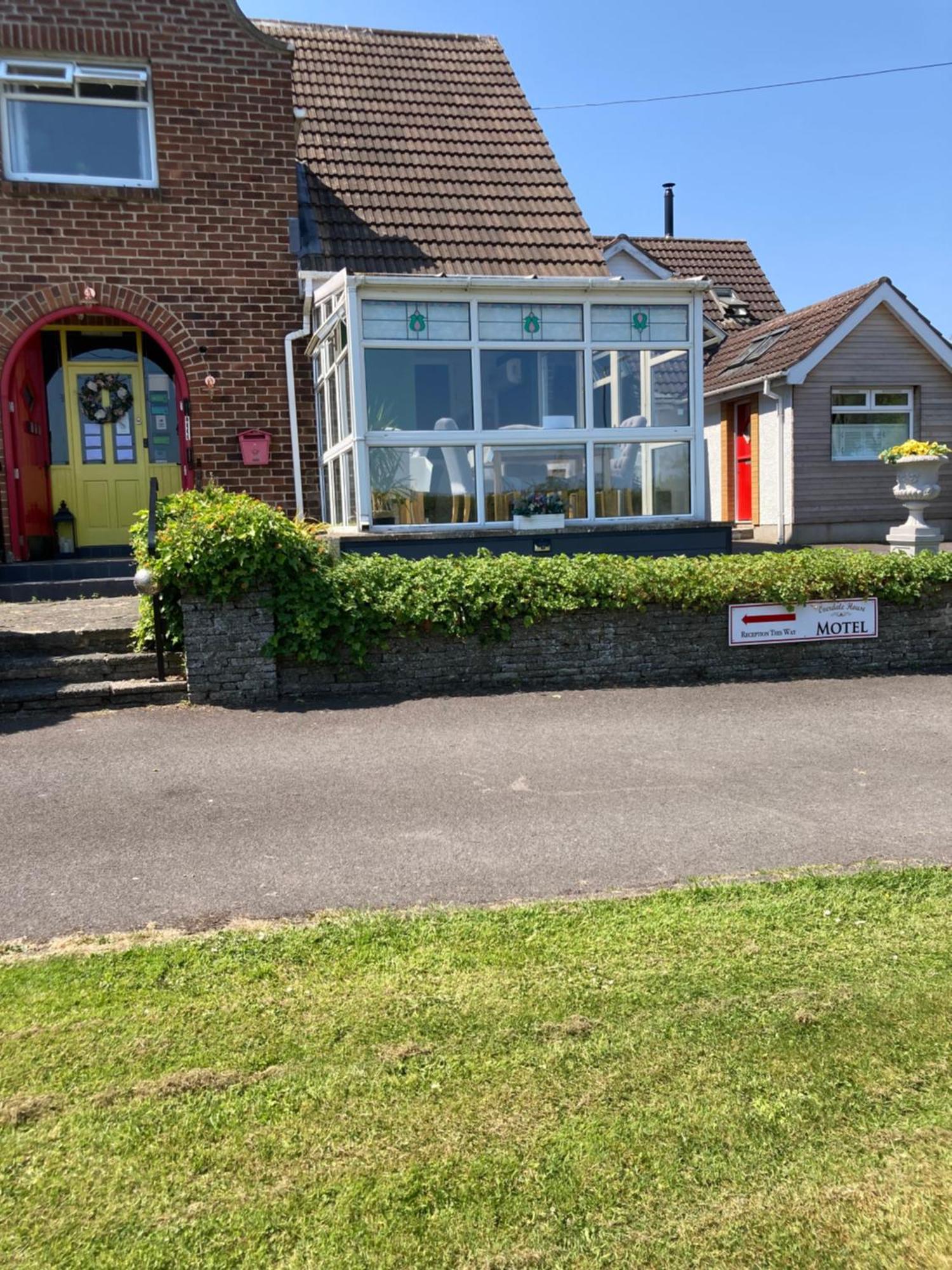 Overdale Motel Lisburn Εξωτερικό φωτογραφία